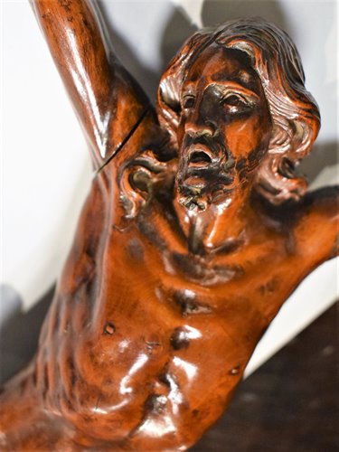 Crucified Christ in boxwood